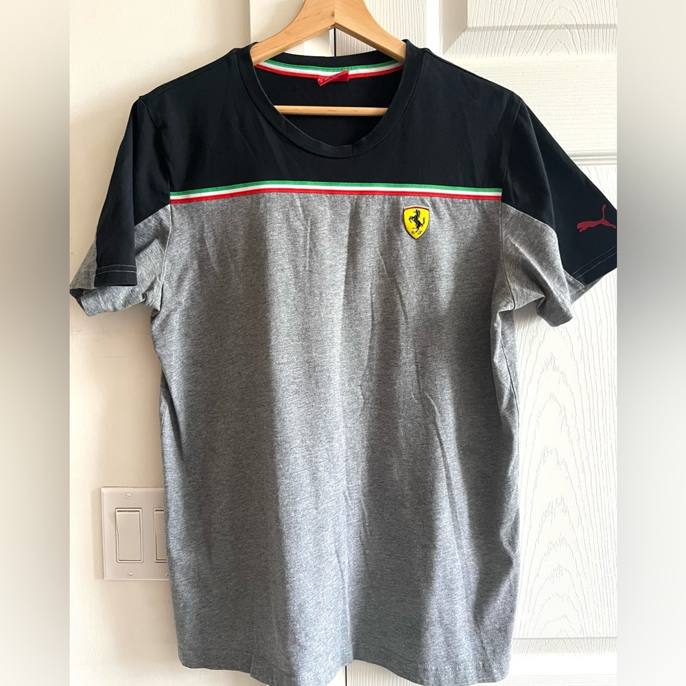 Puma Scuderia Ferrari Shield Grey Black Short Sleeve Tee with Italian Flags SZ M